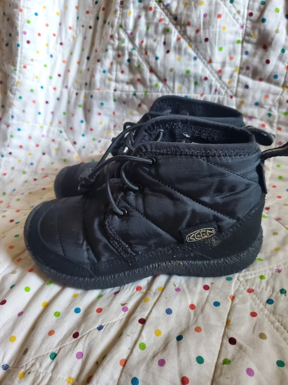 KEEN Kids'  Howser Chukka  Black Winter Ankle Boots Size 11.